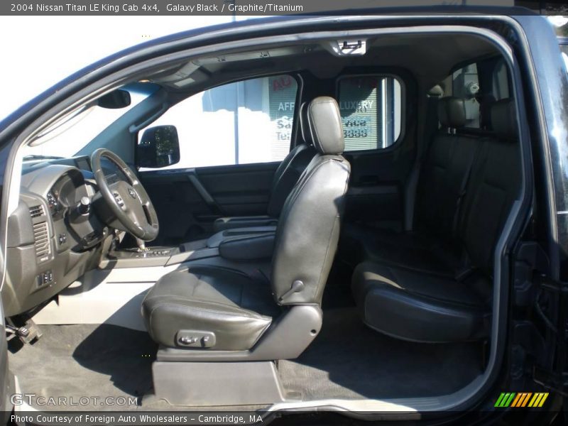 Galaxy Black / Graphite/Titanium 2004 Nissan Titan LE King Cab 4x4
