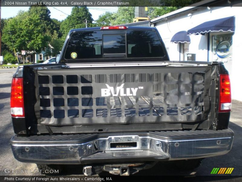 Galaxy Black / Graphite/Titanium 2004 Nissan Titan LE King Cab 4x4