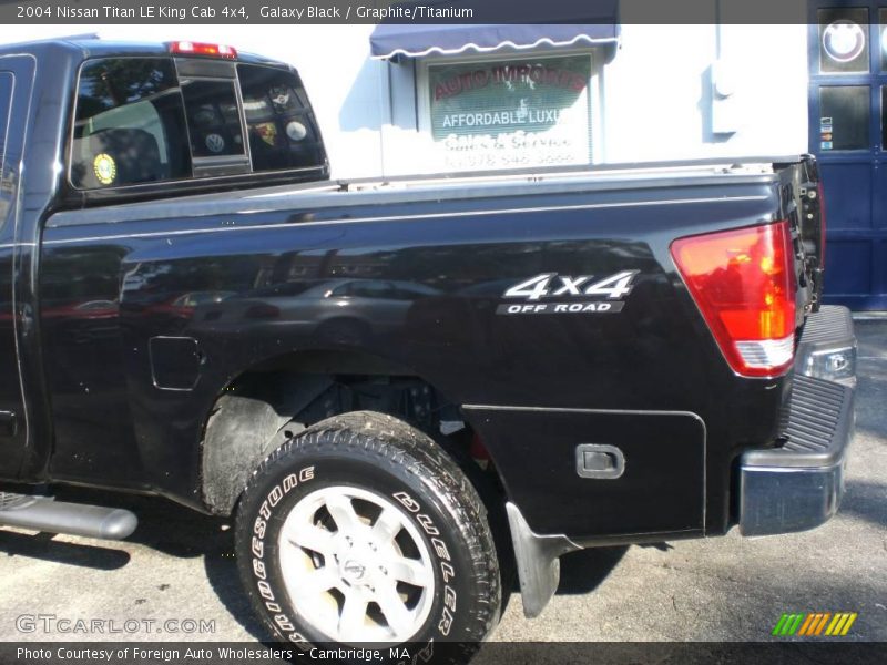 Galaxy Black / Graphite/Titanium 2004 Nissan Titan LE King Cab 4x4