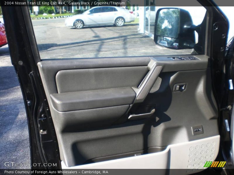 Galaxy Black / Graphite/Titanium 2004 Nissan Titan LE King Cab 4x4