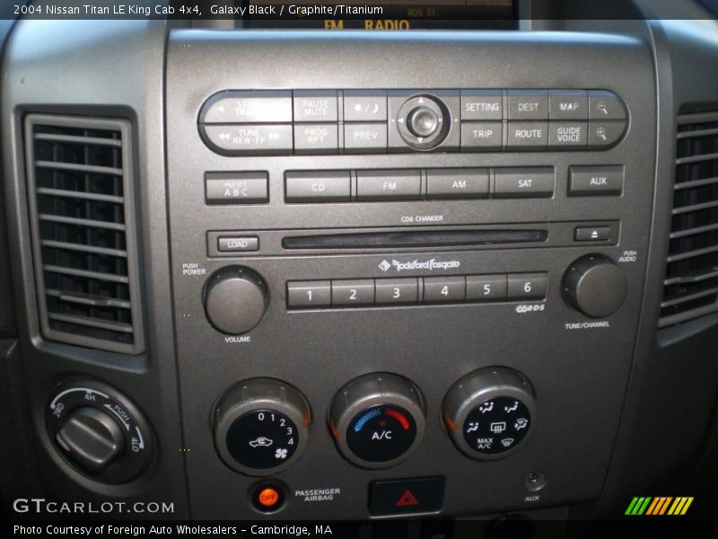 Galaxy Black / Graphite/Titanium 2004 Nissan Titan LE King Cab 4x4