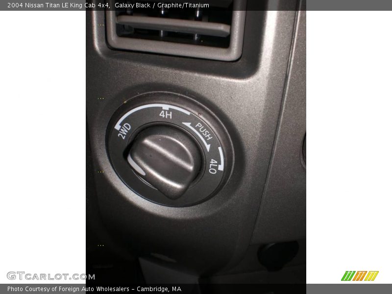 Galaxy Black / Graphite/Titanium 2004 Nissan Titan LE King Cab 4x4