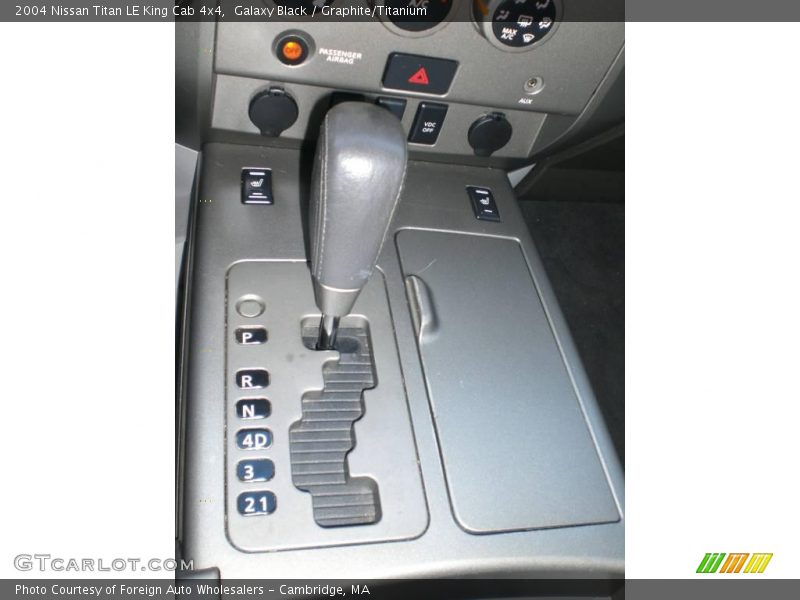 Galaxy Black / Graphite/Titanium 2004 Nissan Titan LE King Cab 4x4