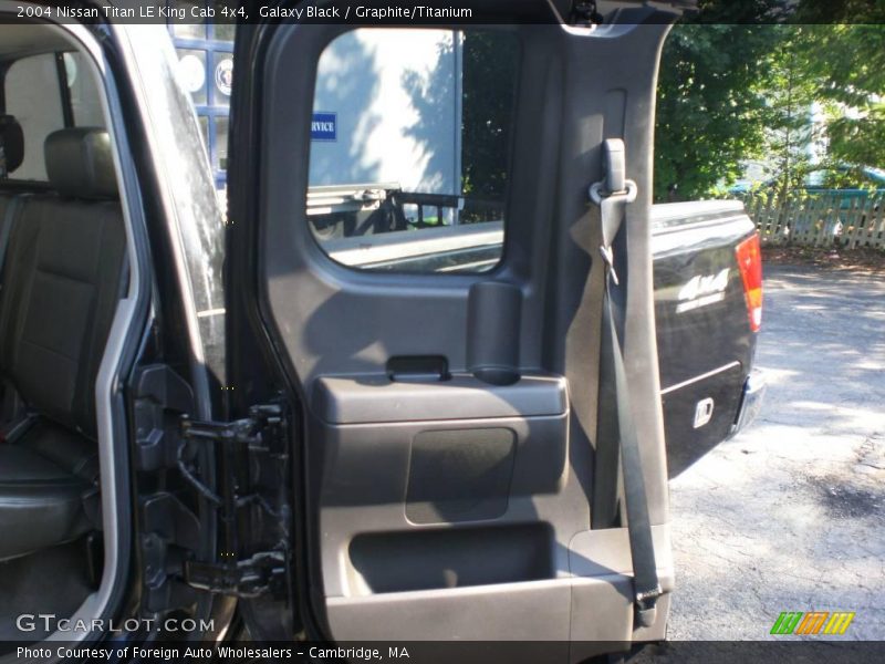 Galaxy Black / Graphite/Titanium 2004 Nissan Titan LE King Cab 4x4