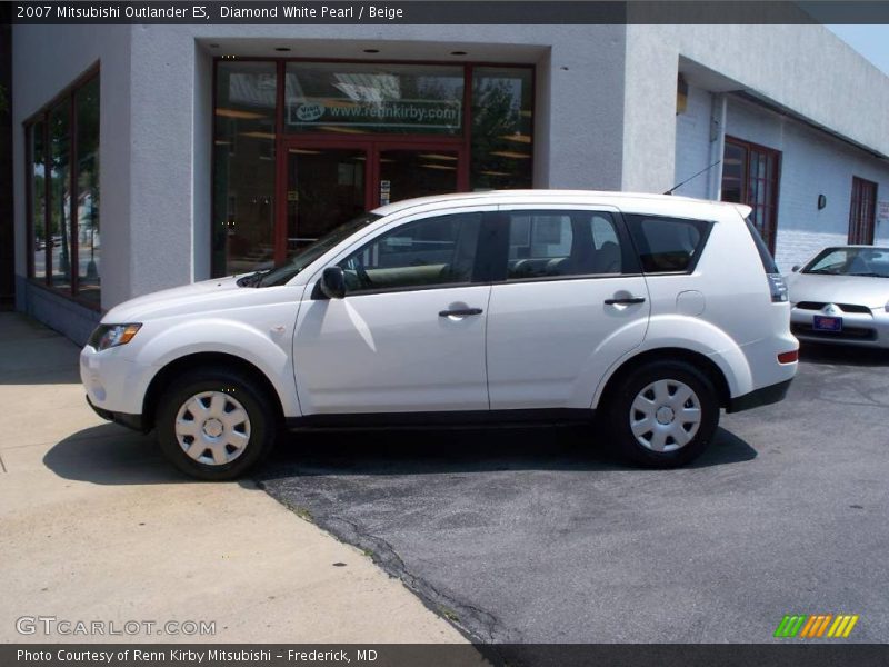 Diamond White Pearl / Beige 2007 Mitsubishi Outlander ES