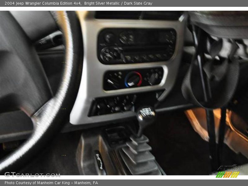 Bright Silver Metallic / Dark Slate Gray 2004 Jeep Wrangler Columbia Edition 4x4