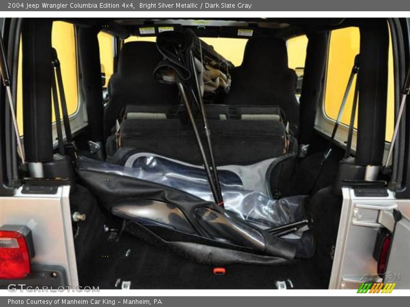 Bright Silver Metallic / Dark Slate Gray 2004 Jeep Wrangler Columbia Edition 4x4
