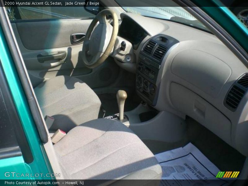 Jade Green / Beige 2000 Hyundai Accent GL Sedan