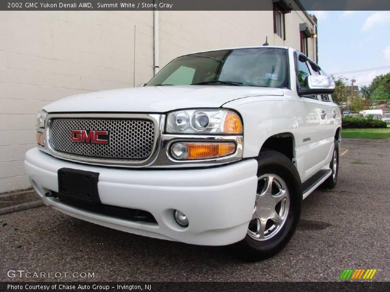 Summit White / Stone Gray 2002 GMC Yukon Denali AWD