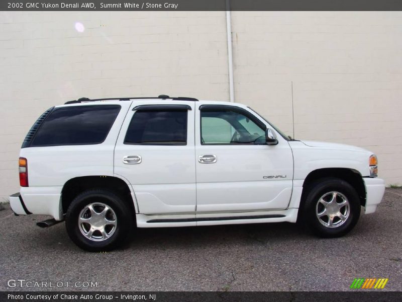 Summit White / Stone Gray 2002 GMC Yukon Denali AWD