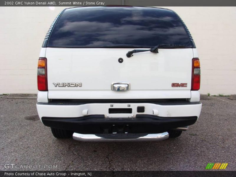 Summit White / Stone Gray 2002 GMC Yukon Denali AWD