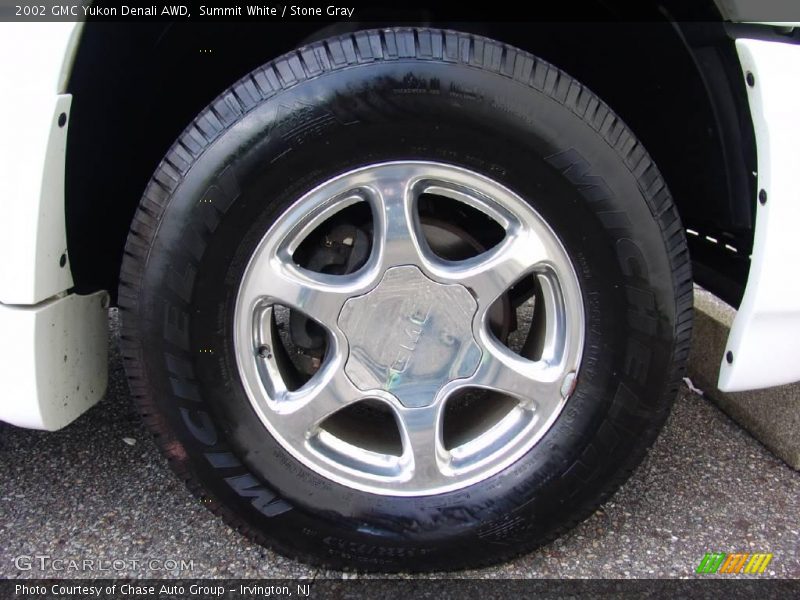 Summit White / Stone Gray 2002 GMC Yukon Denali AWD