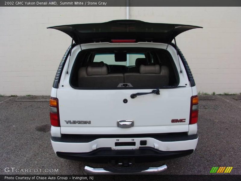 Summit White / Stone Gray 2002 GMC Yukon Denali AWD