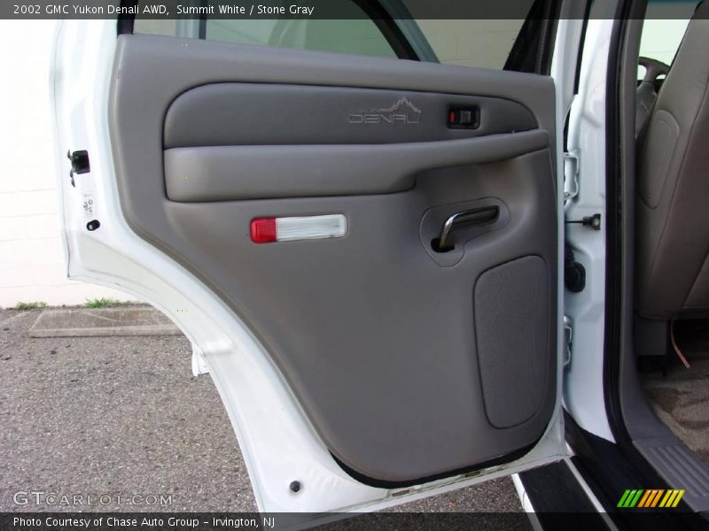 Summit White / Stone Gray 2002 GMC Yukon Denali AWD