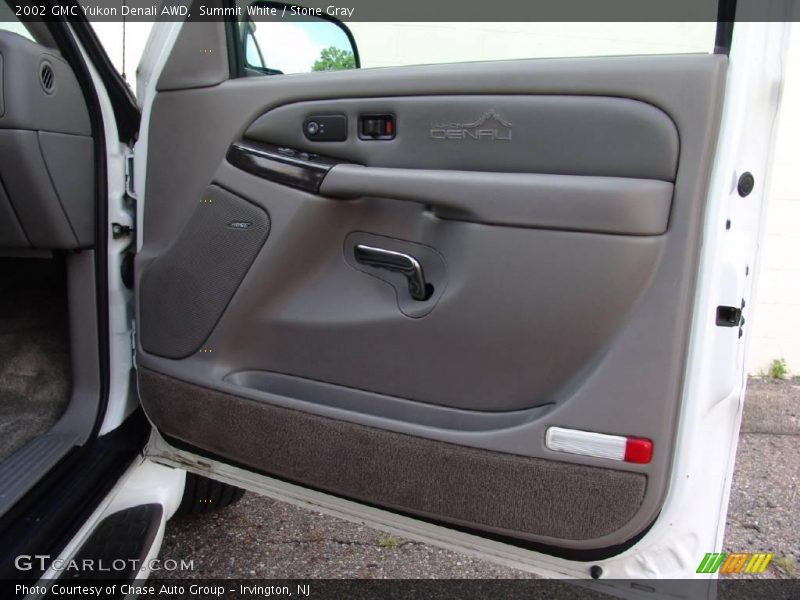 Summit White / Stone Gray 2002 GMC Yukon Denali AWD