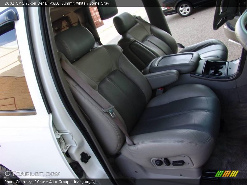 Summit White / Stone Gray 2002 GMC Yukon Denali AWD
