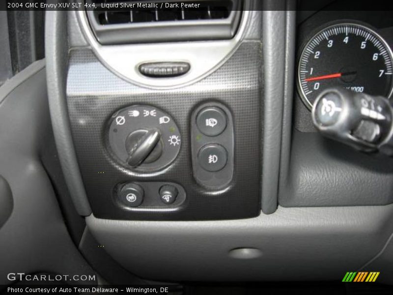Liquid Silver Metallic / Dark Pewter 2004 GMC Envoy XUV SLT 4x4