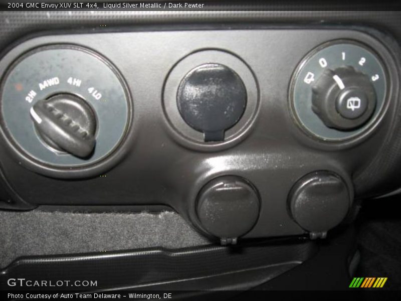 Liquid Silver Metallic / Dark Pewter 2004 GMC Envoy XUV SLT 4x4