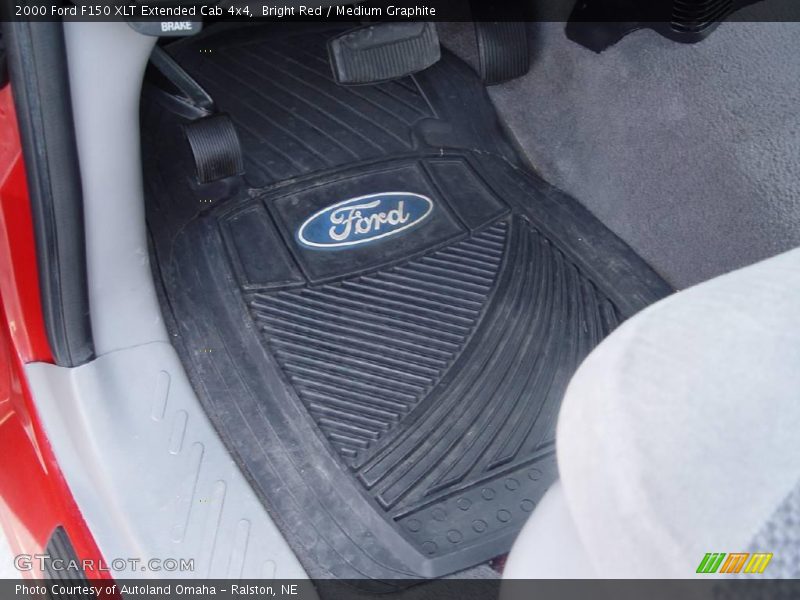 Bright Red / Medium Graphite 2000 Ford F150 XLT Extended Cab 4x4