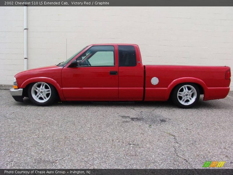 Victory Red / Graphite 2002 Chevrolet S10 LS Extended Cab