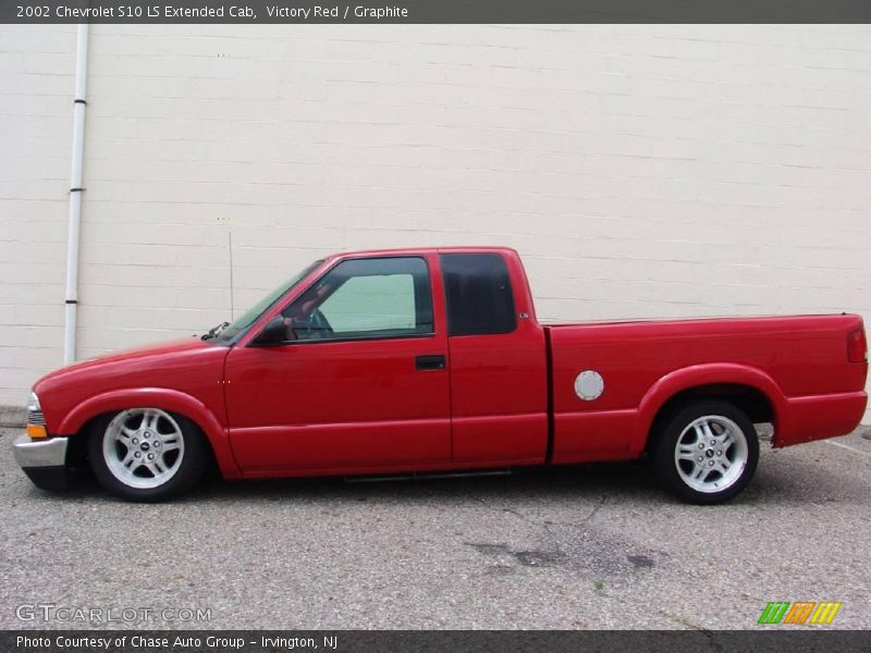 Victory Red / Graphite 2002 Chevrolet S10 LS Extended Cab