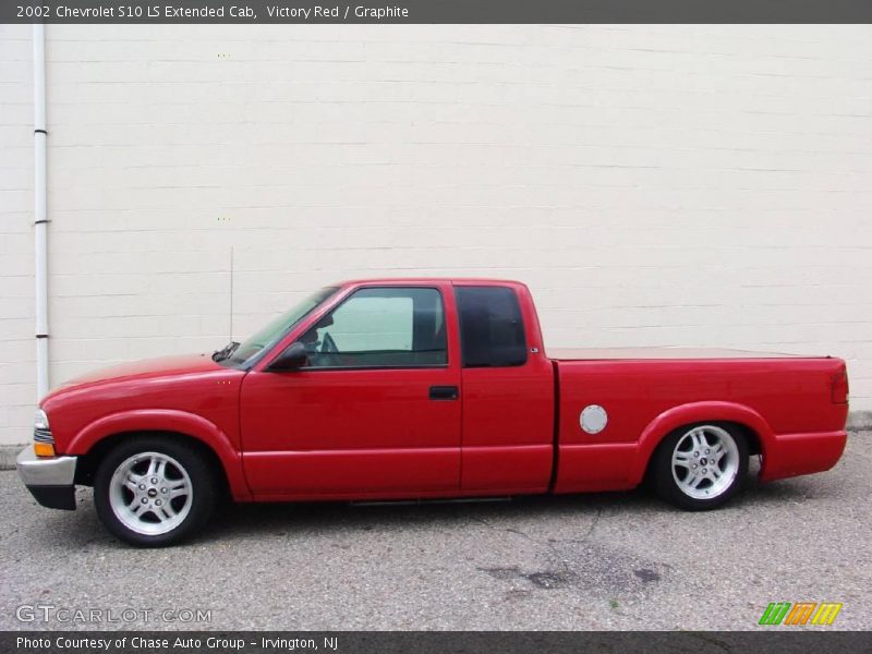 Victory Red / Graphite 2002 Chevrolet S10 LS Extended Cab