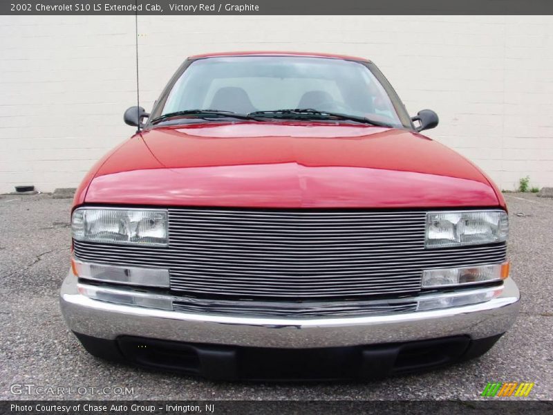 Victory Red / Graphite 2002 Chevrolet S10 LS Extended Cab