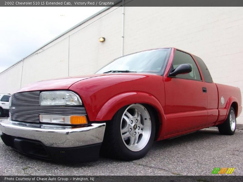 Victory Red / Graphite 2002 Chevrolet S10 LS Extended Cab