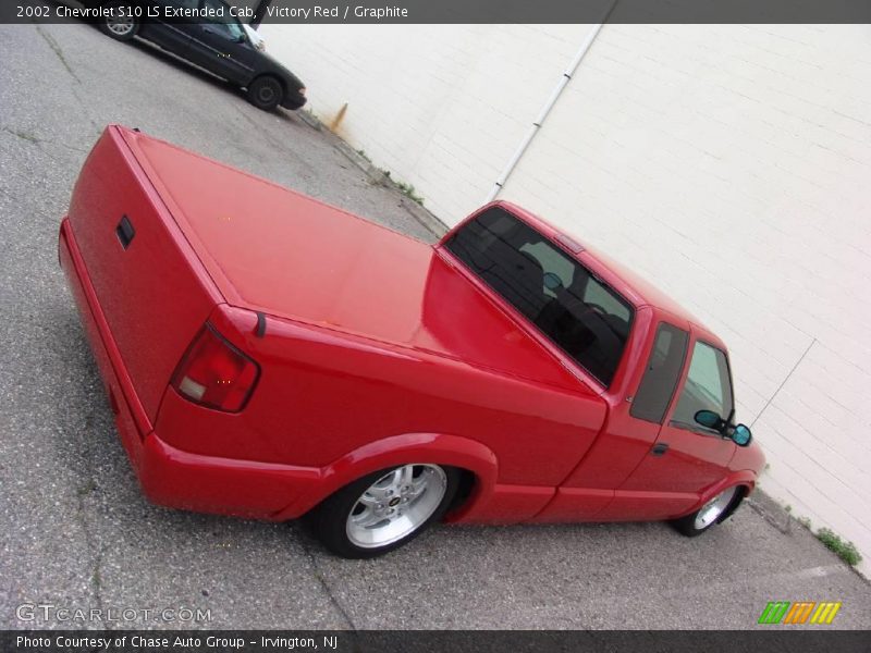 Victory Red / Graphite 2002 Chevrolet S10 LS Extended Cab