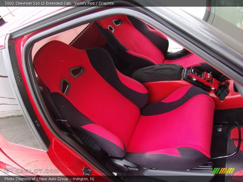 Victory Red / Graphite 2002 Chevrolet S10 LS Extended Cab