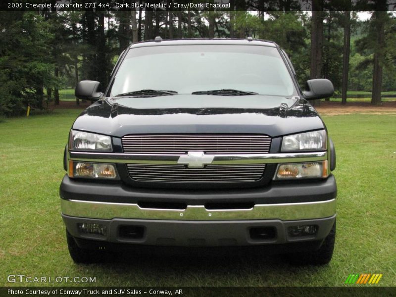 Dark Blue Metallic / Gray/Dark Charcoal 2005 Chevrolet Avalanche Z71 4x4