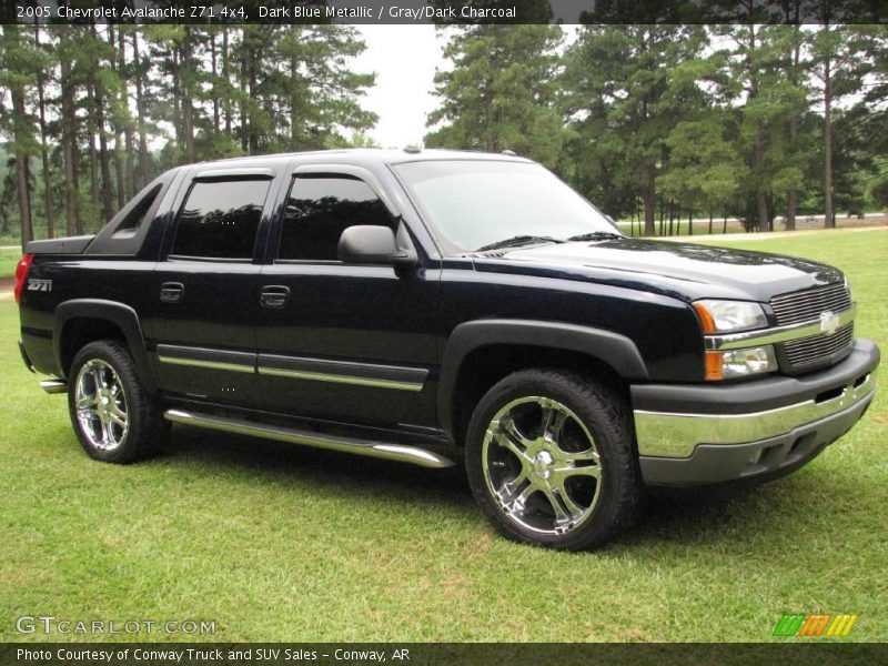 Dark Blue Metallic / Gray/Dark Charcoal 2005 Chevrolet Avalanche Z71 4x4
