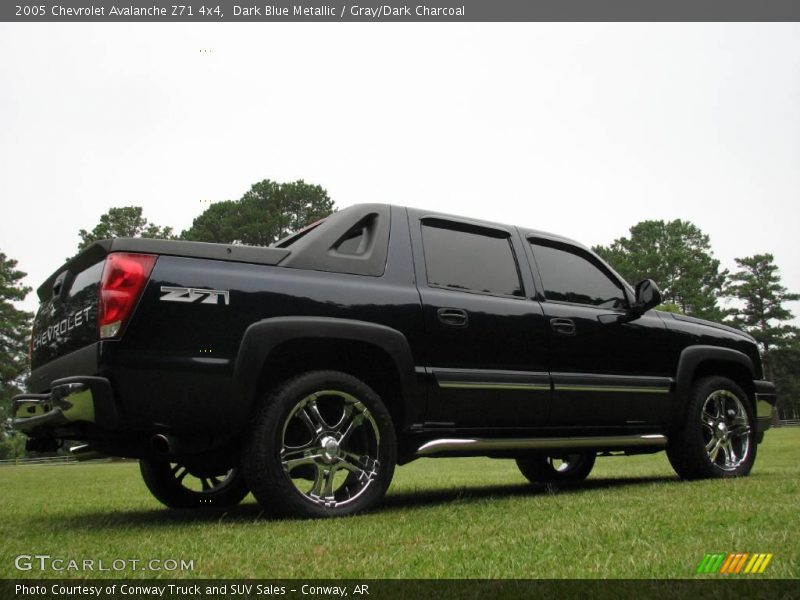 Dark Blue Metallic / Gray/Dark Charcoal 2005 Chevrolet Avalanche Z71 4x4