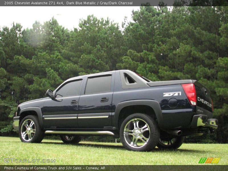 Dark Blue Metallic / Gray/Dark Charcoal 2005 Chevrolet Avalanche Z71 4x4