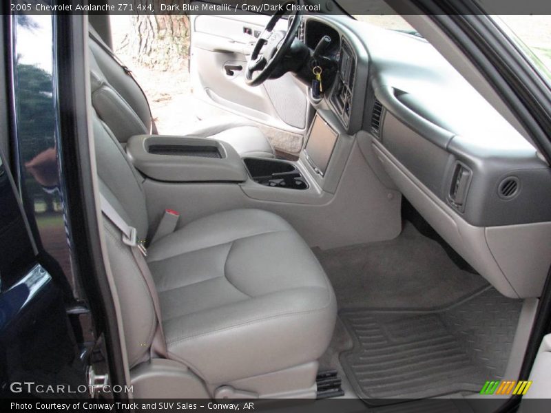 Dark Blue Metallic / Gray/Dark Charcoal 2005 Chevrolet Avalanche Z71 4x4