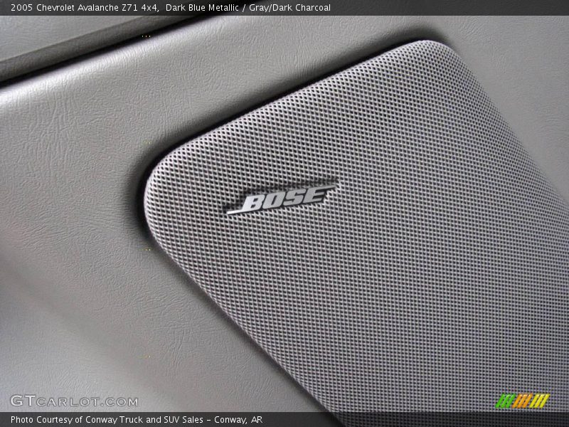 Dark Blue Metallic / Gray/Dark Charcoal 2005 Chevrolet Avalanche Z71 4x4