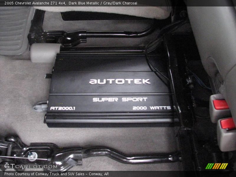 Dark Blue Metallic / Gray/Dark Charcoal 2005 Chevrolet Avalanche Z71 4x4