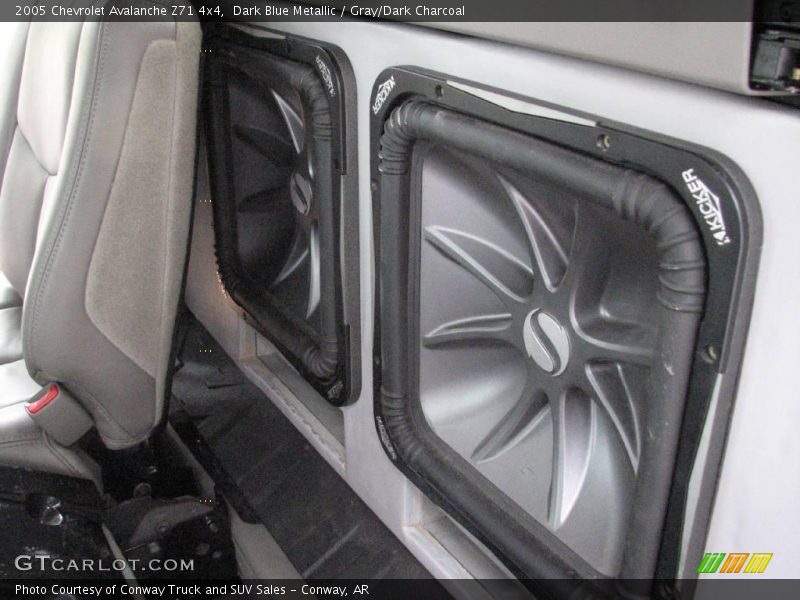 Dark Blue Metallic / Gray/Dark Charcoal 2005 Chevrolet Avalanche Z71 4x4
