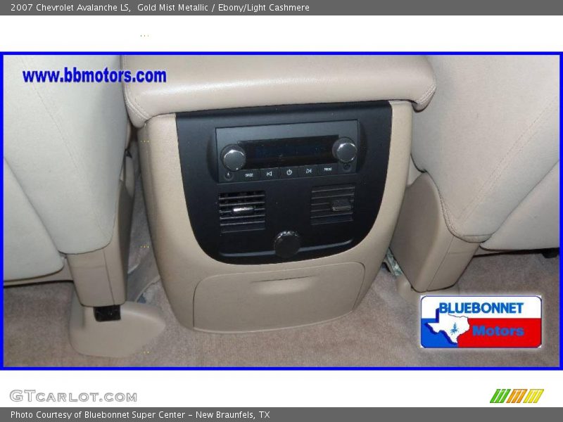 Gold Mist Metallic / Ebony/Light Cashmere 2007 Chevrolet Avalanche LS