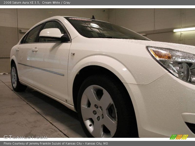 Cream White / Gray 2008 Saturn Aura XE 3.5