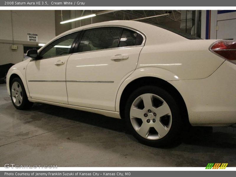 Cream White / Gray 2008 Saturn Aura XE 3.5