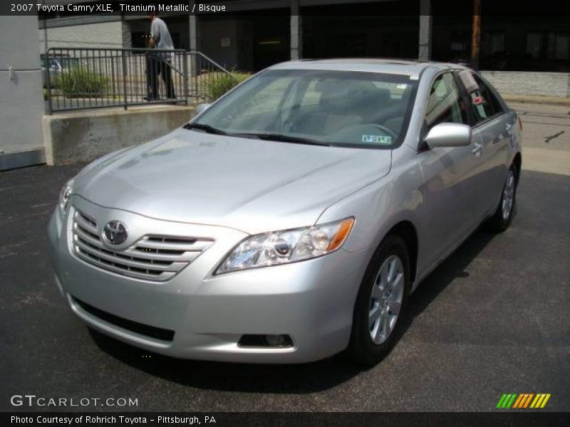 Titanium Metallic / Bisque 2007 Toyota Camry XLE