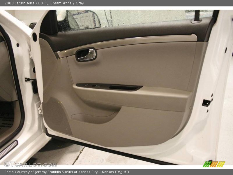 Cream White / Gray 2008 Saturn Aura XE 3.5