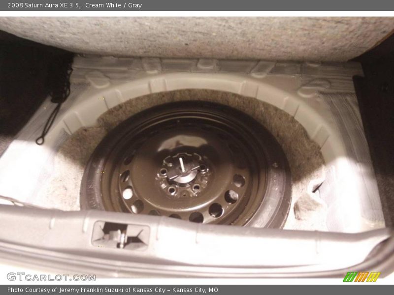 Cream White / Gray 2008 Saturn Aura XE 3.5