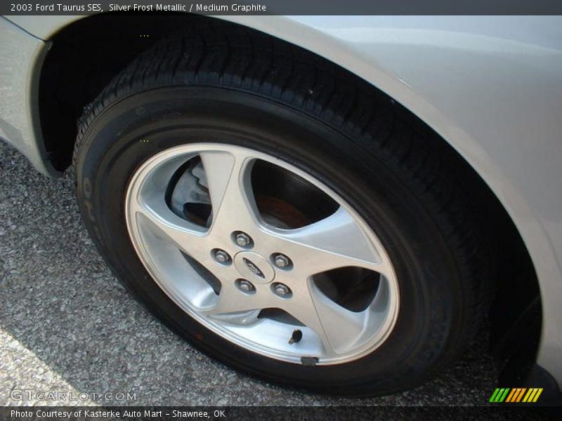Silver Frost Metallic / Medium Graphite 2003 Ford Taurus SES