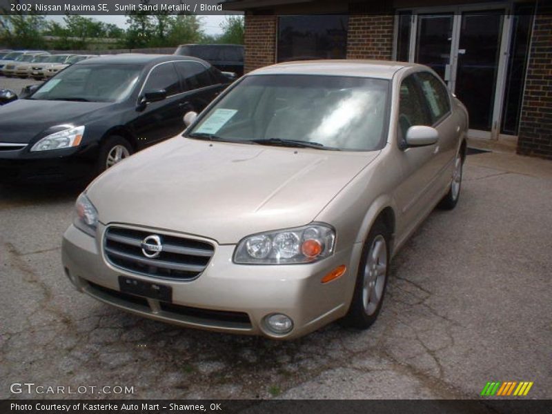 Sunlit Sand Metallic / Blond 2002 Nissan Maxima SE