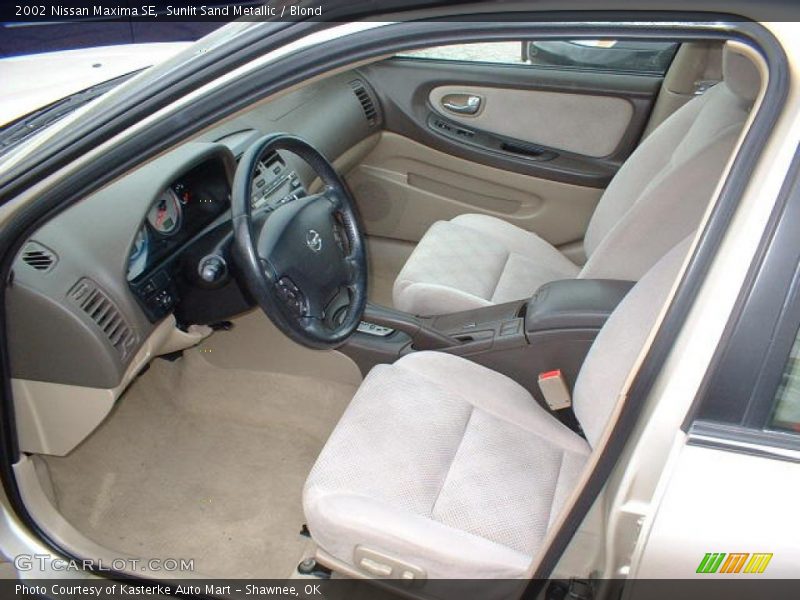 Sunlit Sand Metallic / Blond 2002 Nissan Maxima SE
