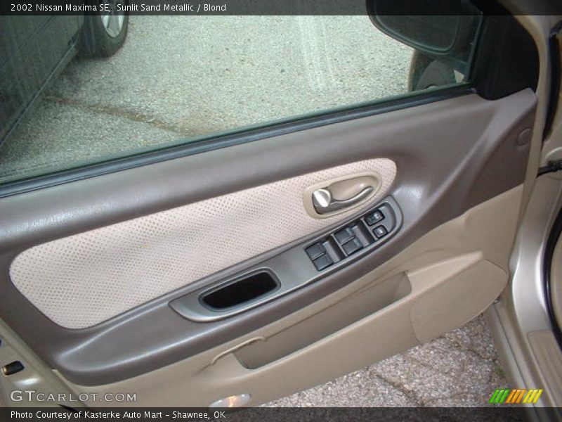 Sunlit Sand Metallic / Blond 2002 Nissan Maxima SE