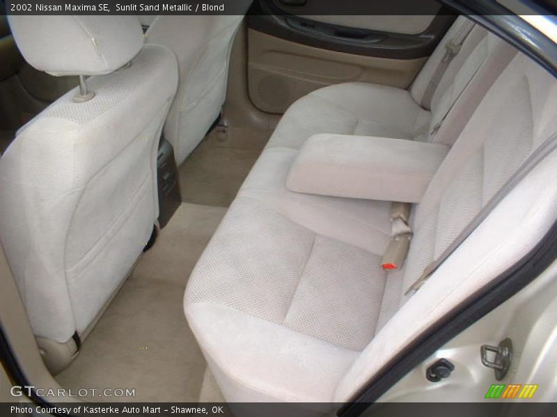 Sunlit Sand Metallic / Blond 2002 Nissan Maxima SE