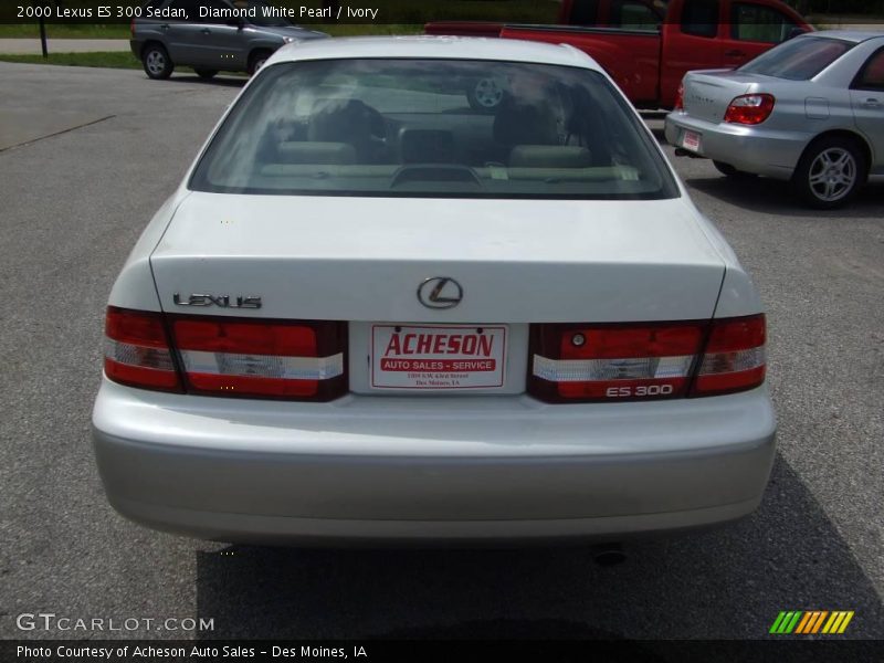 Diamond White Pearl / Ivory 2000 Lexus ES 300 Sedan